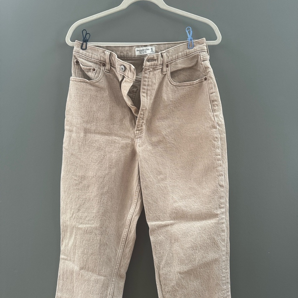 Abercrombie The 90’s Straight Leg Ulta High Rise